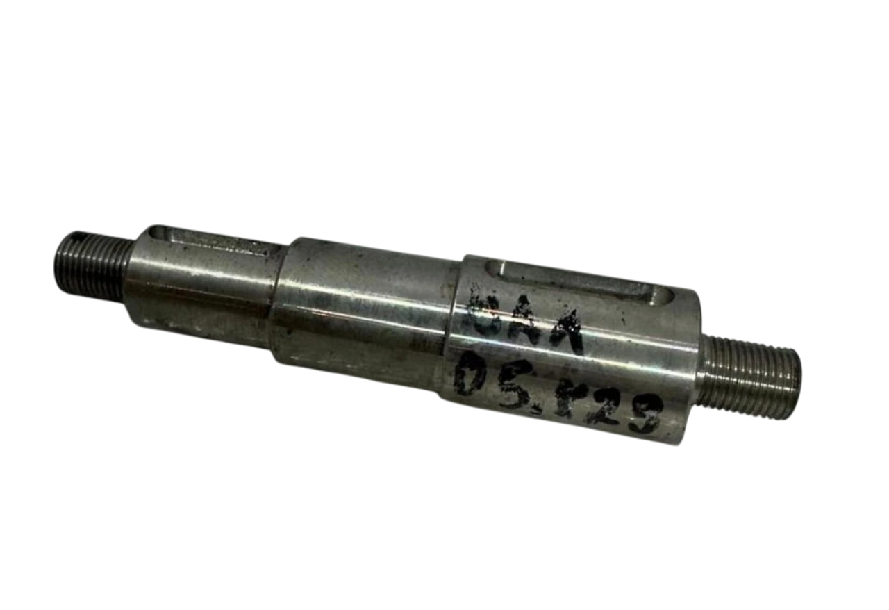 Вал КО-823А.08.01.005 приводной звездочки