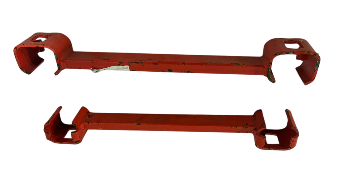 Скребок КО-806.20 24.02.110 (поперечина L=519 мм. под цепь 50,8 с отверстием нового образца)