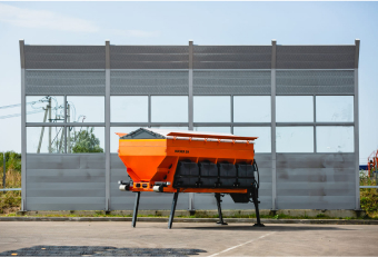 Электромусоровоз на выстаке Иннопром 2023-3