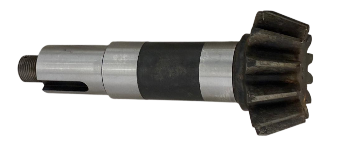 Вал-шестерня редуктора привода щетки МТЗ шпонка 35