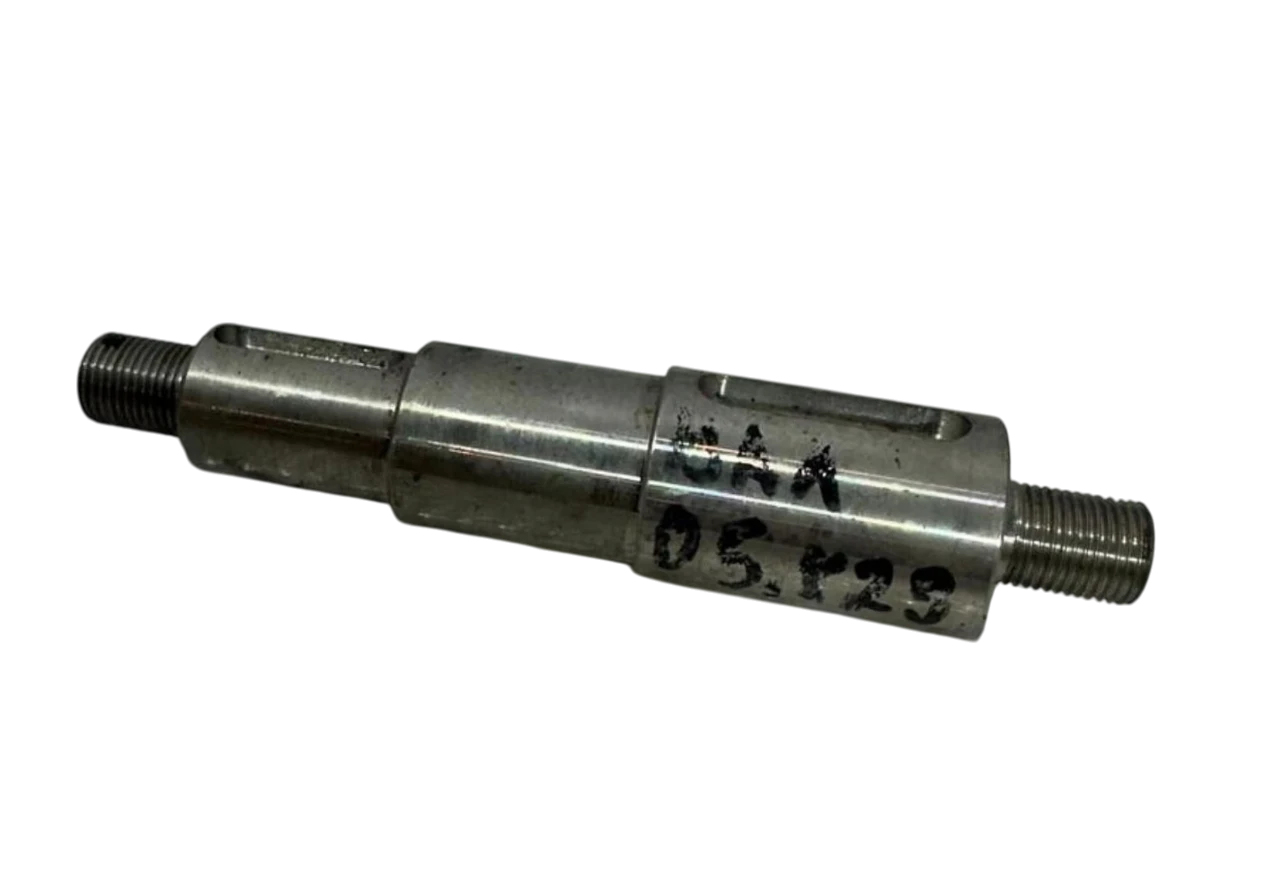 Вал КО-823А.08.01.005 приводной звездочки