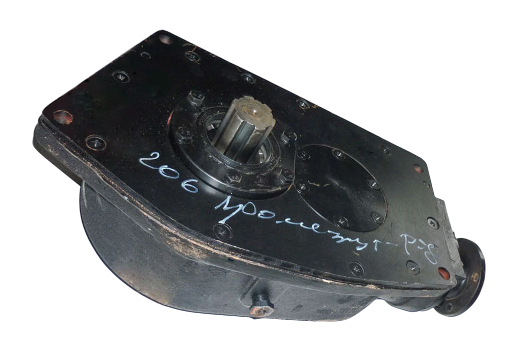 Редуктор промежуточный 206А-1604000