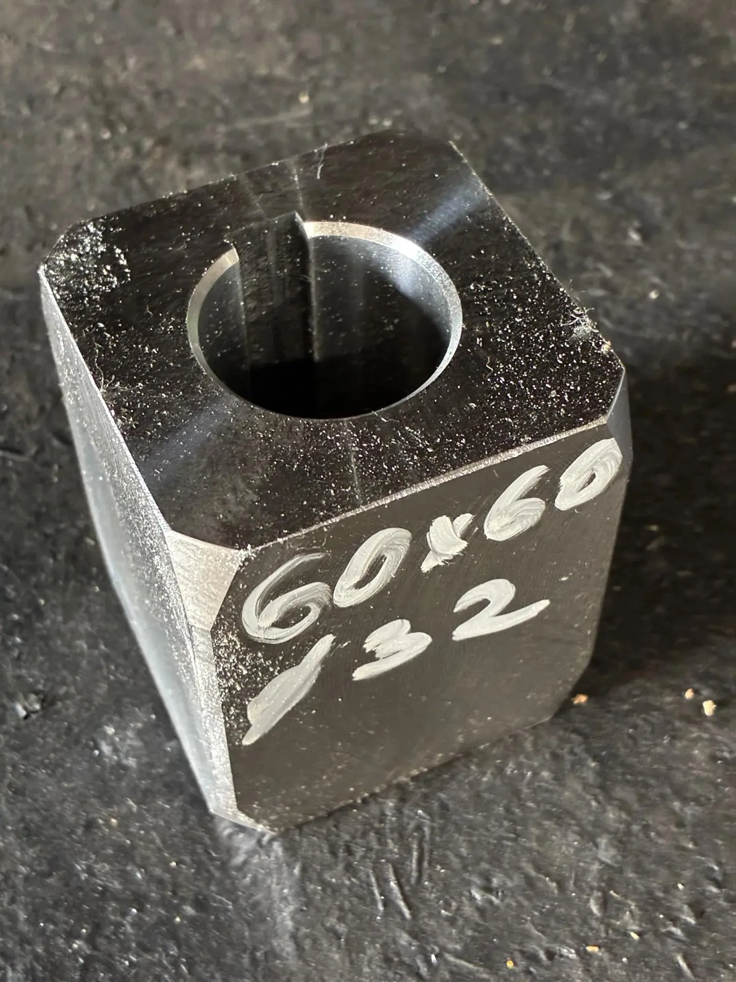 Буж 60х60 d=32 мм